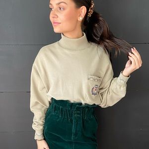 Green vintage turtle neck sweater.
